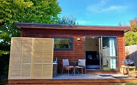 Lake Hawea Cabin With Mountain Views- Outdoor Bath!